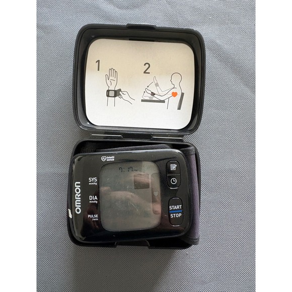 OMRON Other - Omron IntelliSense Wrist Blood Pressure Monitor Digital Heart Rate with Case
